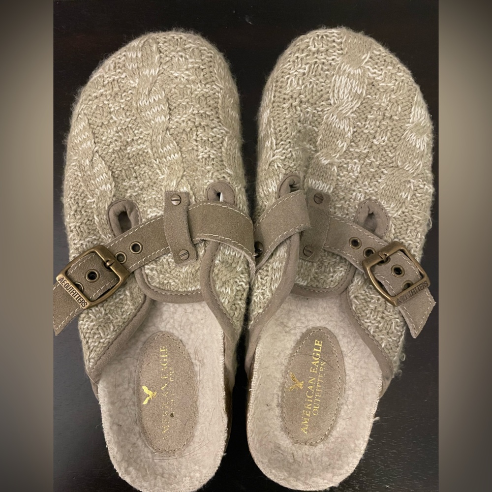 American Eagle, Size 8 slide on clogs